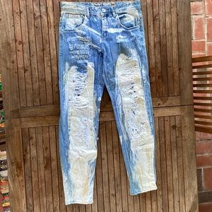 8ighth DStrkt Jeans Mens 30X 32 light wash Distressed/ Destroyer jeans.